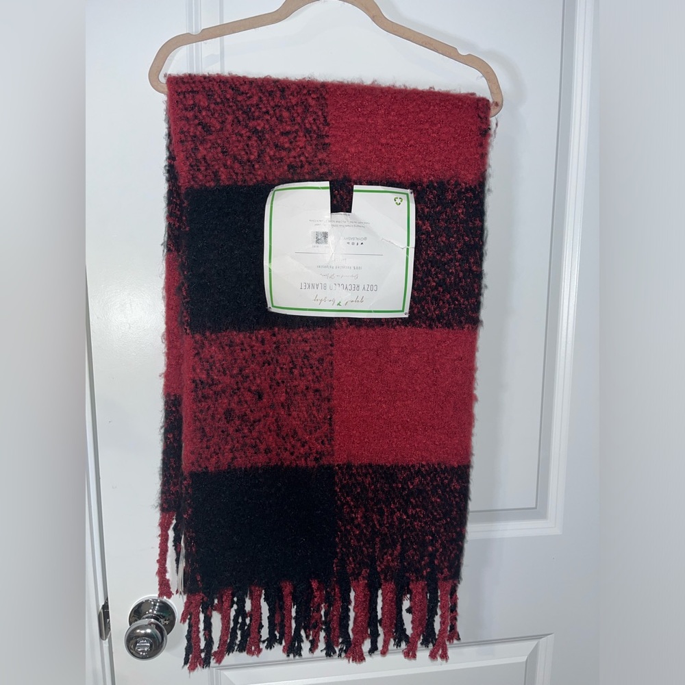 Gyal Bashy Red Buffalo Check Cozy 100% Polyester Recycled NWT Throw Blanket